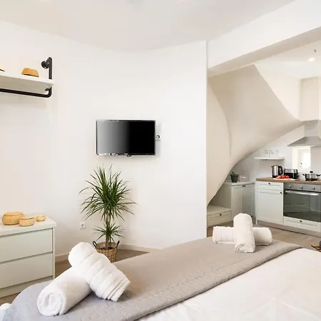 Kamara Old Town Apartment